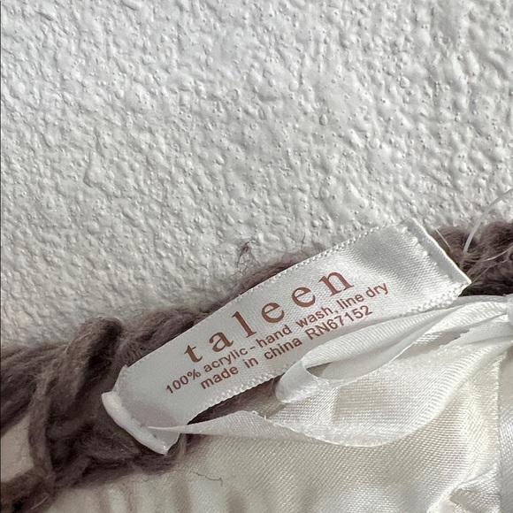 Elegant Open-Front Crochet Sweater in Dark Brown - Picture 4 of 4